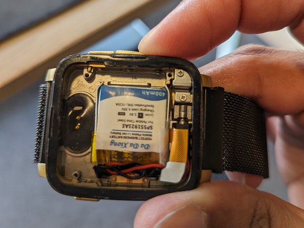 Pebble Time Steel Battery Replacement, Trimming Battery Leads: 17 단계, 이미지 3개 중 2개