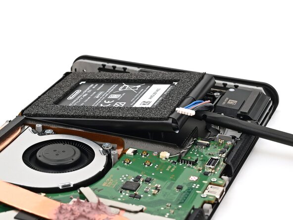 Nintendo Switch 2 Battery Replacement, Lift the battery: crwdns2935265:035crwdnd2935265:03crwdnd2935265:03crwdne2935265:0