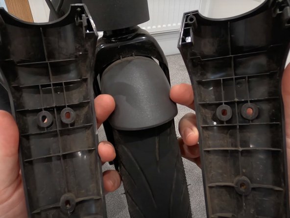 Segway Ninebot Max Front Tire Repacement: crwdns2935265:03crwdnd2935265:02crwdnd2935265:02crwdne2935265:0