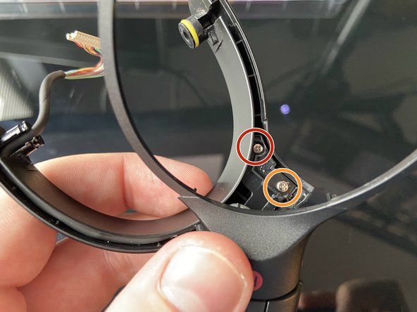 Sony h.ear on 3 Headband Arch teardown, Unscrew the cable retaining bracket from the deep arch segment: crwdns2935265:06crwdnd2935265:02crwdnd2935265:02crwdne2935265:0