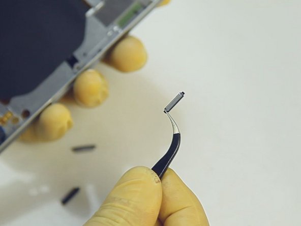 Samsung Galaxy S6 Teardown, Release The Side Keys.: crwdns2935265:04crwdnd2935265:03crwdnd2935265:03crwdne2935265:0