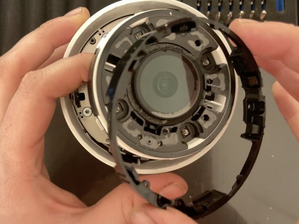 Nest IQ Outdoor Camera Module Disassembly, Remove plastic camera securing ring: 手順 4、 3の画像 3