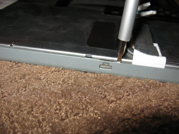 Removing CCFL from iMac 20in LCD CCFL assembly: crwdns2935265:014crwdnd2935265:03crwdnd2935265:03crwdne2935265:0