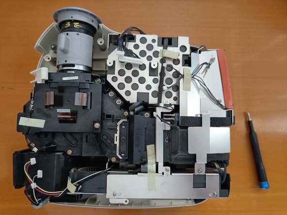 NEC VT570 Dismantling, Removing motherboard: crwdns2935265:03crwdnd2935265:03crwdnd2935265:03crwdne2935265:0