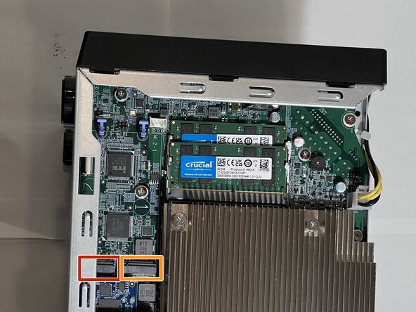 QNAP TVS-h874T RAM Replacement: passo 7, imagem 2 %32