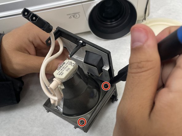 Optoma HD72 Projection Lamp Replacement: crwdns2935265:04crwdnd2935265:02crwdnd2935265:03crwdne2935265:0