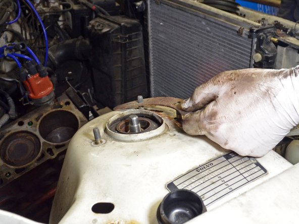 1986-1993 Volvo 240 Front Struts Replacement: crwdns2935265:08crwdnd2935265:03crwdnd2935265:03crwdne2935265:0