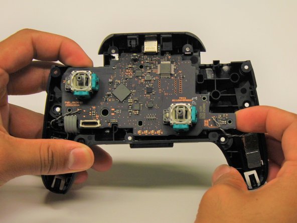 Nintendo Switch Pro Vervanging van de joystickmodule: stap 12, afbeelding 2 van 3