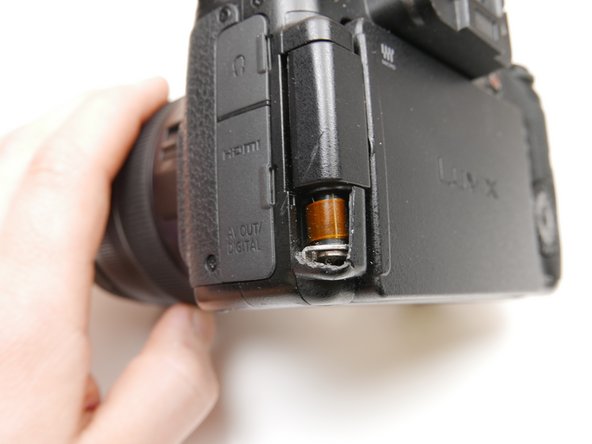 Panasonic Lumix DMC-GH3 LCD Hinge Cover Replacement: crwdns2935265:08crwdnd2935265:02crwdnd2935265:02crwdne2935265:0