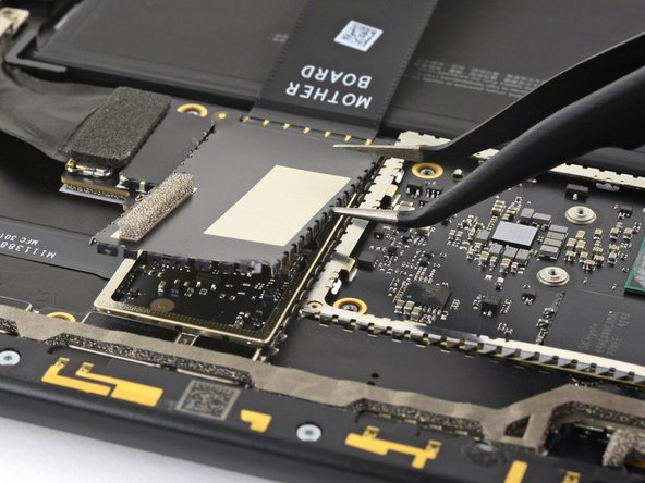 Microsoft Surface Pro X Volume Button Cable Replacement: passo 46, immagine 2 di 2