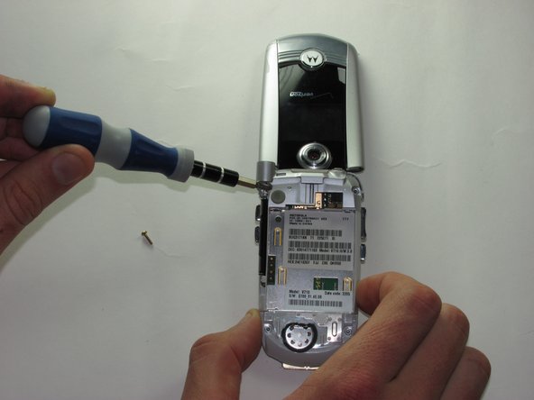 Motorola V710 Logic Board Replacement: crwdns2935265:04crwdnd2935265:02crwdnd2935265:02crwdne2935265:0