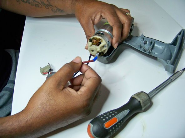 Performance Tool W50042 Trigger Switch Replacement: crwdns2935265:07crwdnd2935265:02crwdnd2935265:03crwdne2935265:0