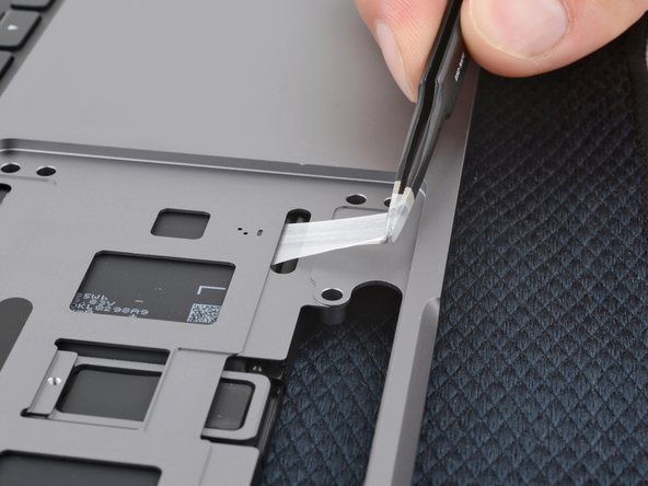 MacBook Pro 14" Late 2023 (M3) Battery Replacement, Remove the stretch release adhesive: crwdns2935265:028crwdnd2935265:02crwdnd2935265:03crwdne2935265:0