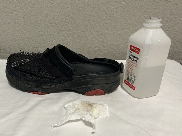 How to Fix a Torn Strap Attachment on Crocs, How to Fix a Torn Strap Attachment on Crocs: crwdns2935265:01crwdnd2935265:02crwdnd2935265:02crwdne2935265:0