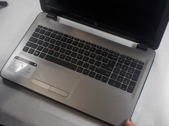 HP 15-af123cl Back Cover Replacement: crwdns2935265:04crwdnd2935265:02crwdnd2935265:03crwdne2935265:0