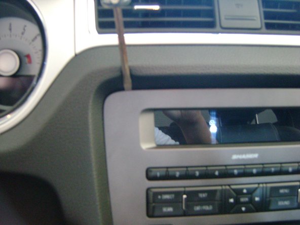 Disassembling 2010-2014 Ford Mustang Center Console: crwdns2935265:04crwdnd2935265:02crwdnd2935265:02crwdne2935265:0