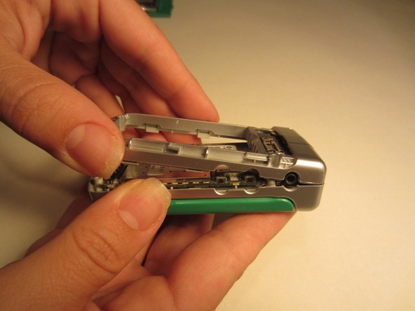 Kyocera Marbl K127 Headphone Jack Replacement, Remove the phone backing.: crwdns2935265:03crwdnd2935265:02crwdnd2935265:03crwdne2935265:0