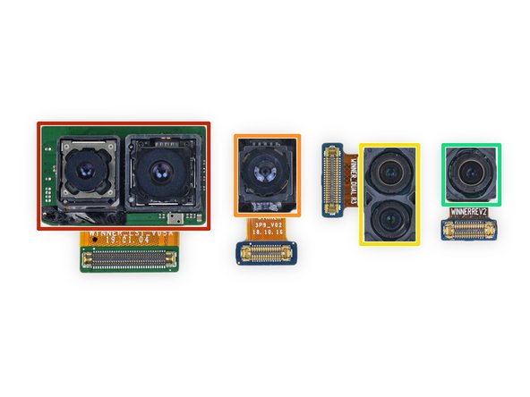 Samsung Galaxy Fold Teardown: crwdns2935265:09crwdnd2935265:03crwdnd2935265:03crwdne2935265:0