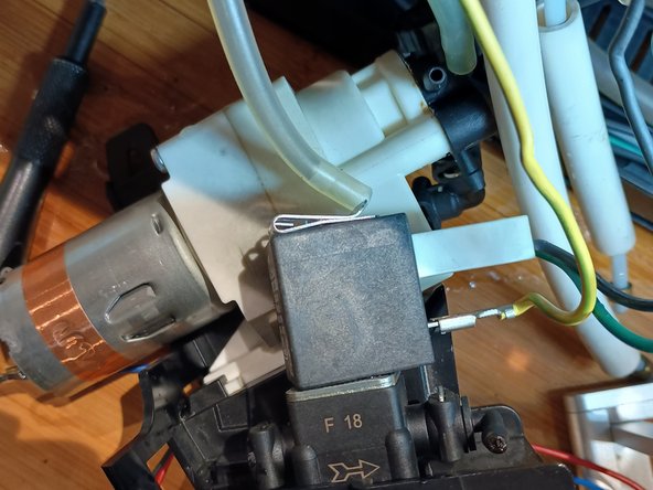 Jura Z6 (2018) Keramikventil austauschen, Keramikventil ausbauen: crwdns2935265:07crwdnd2935265:02crwdnd2935265:02crwdne2935265:0