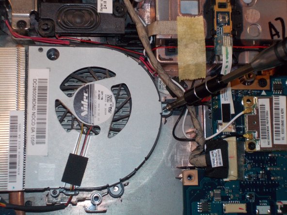 Toshiba Satellite L675D-S7015 Cooling Fan Replacement: crwdns2935265:013crwdnd2935265:02crwdnd2935265:02crwdne2935265:0