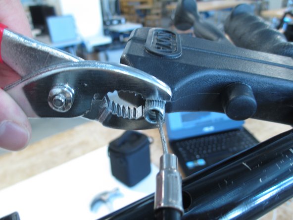 Walker Brake Cable Replacement: crwdns2935265:07crwdnd2935265:02crwdnd2935265:03crwdne2935265:0