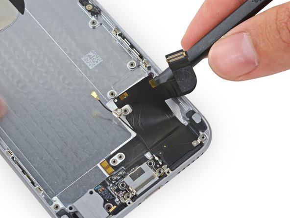 iPhone 6 Rear Case Replacement: crwdns2935265:071crwdnd2935265:02crwdnd2935265:03crwdne2935265:0