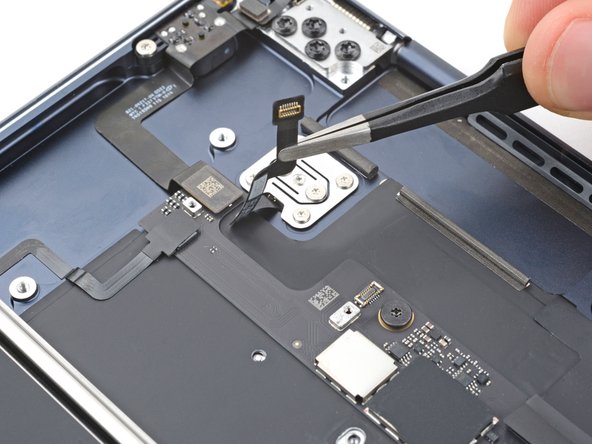 MacBook Air 15" 2023 Touch ID Sensor Replacement, Separate the cable adhesive: crwdns2935265:040crwdnd2935265:02crwdnd2935265:02crwdne2935265:0
