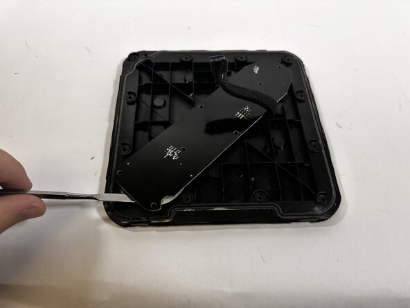 Logitech UE Hyperboom Power Button Board Replacement, Power Button Board: 手順 4、 3の画像 2