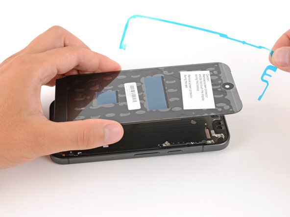 Google Pixel 10 Screen Replacement, Remove the remaining liners: crwdns2935265:032crwdnd2935265:02crwdnd2935265:03crwdne2935265:0