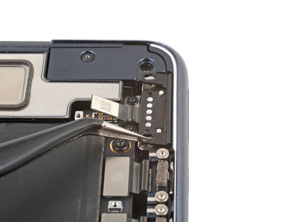 MacBook Air 2022 (M2) MagSafe Port Replacement, Install your MagSafe port: crwdns2935265:017crwdnd2935265:03crwdnd2935265:03crwdne2935265:0