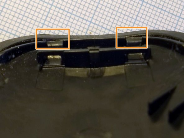 Equestic SaddleClip USB Micro-B Connector and Battery Replacement, Finish front panel removal: crwdns2935265:04crwdnd2935265:02crwdnd2935265:03crwdne2935265:0