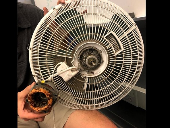 Holmes 16 Inch 4-in-1 Fan Teardown, Disconnect Stator from Rotor: crwdns2935265:04crwdnd2935265:02crwdnd2935265:02crwdne2935265:0