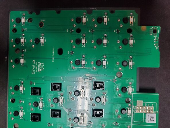 Disassembling Logitech G515 Lightspeed TKL, Extra pictures of board (1): adım 9, 3 resimden 2.