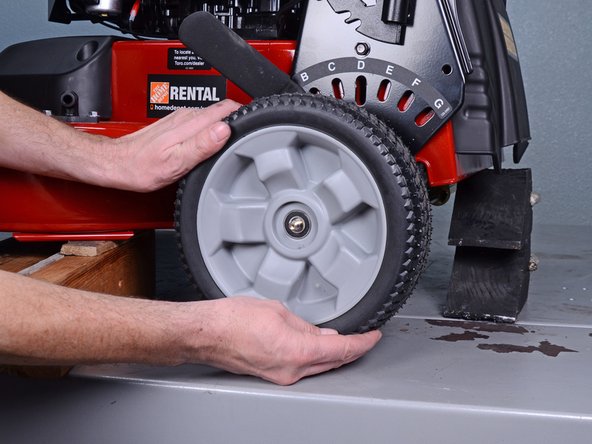 Toro Walk Behind Mowers 21199HD 2018 Rear Axle Replacement, Install the wheels: crwdns2935265:031crwdnd2935265:02crwdnd2935265:02crwdne2935265:0