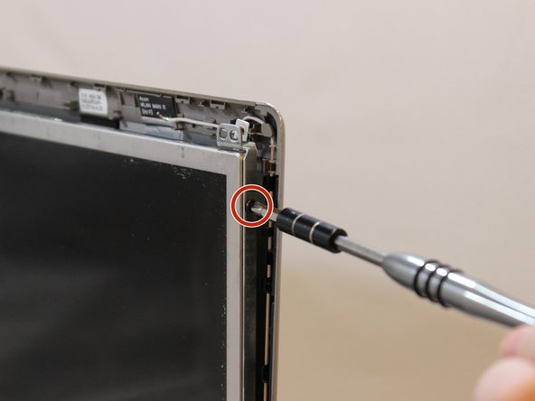 Toshiba Satellite P75-A7100 Display Screen Replacement: crwdns2935265:04crwdnd2935265:02crwdnd2935265:03crwdne2935265:0