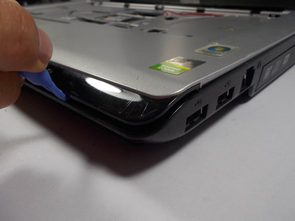 Toshiba Satellite A215 S4697 Screen Replacement: crwdns2935265:017crwdnd2935265:02crwdnd2935265:03crwdne2935265:0