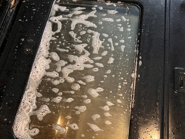 How to Clean a Clouded Glass Oven Door: crwdns2935265:03crwdnd2935265:03crwdnd2935265:03crwdne2935265:0