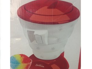 Sunbeam Igloo Ice Shaver Snow Cone Maker Pink FRSBSCIGO-PNK User Manual