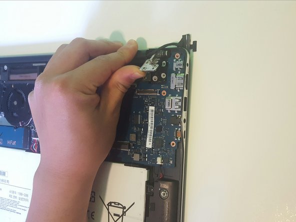 SAMSUNG ATIV Book 9 Plus NP930X5J-S01US Screen Replacement: crwdns2935265:09crwdnd2935265:02crwdnd2935265:03crwdne2935265:0