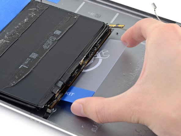iPad Pro 9.7" Battery Replacement: step 122, image 2 of 2