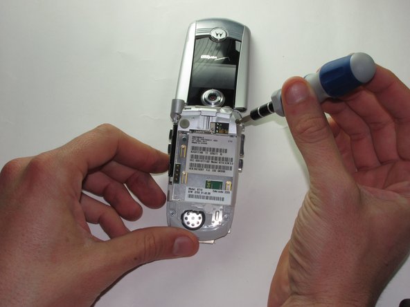 Motorola V710 Keyboard Replacement: crwdns2935265:04crwdnd2935265:02crwdnd2935265:02crwdne2935265:0