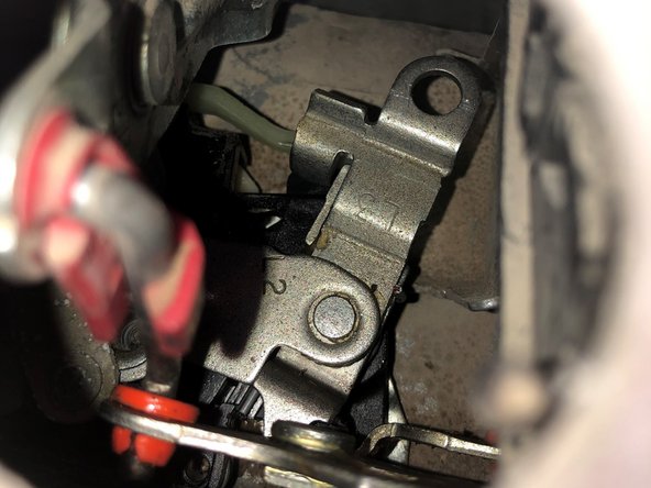 How to Repair a Jammed 2007 GMC Envoy Tailgate: crwdns2935265:03crwdnd2935265:03crwdnd2935265:03crwdne2935265:0