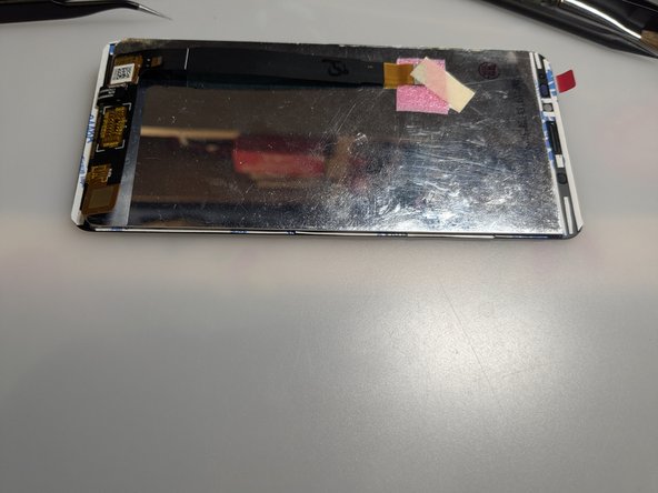 Wiko View Screen Replacement, Add the new adhesive: crwdns2935265:016crwdnd2935265:03crwdnd2935265:03crwdne2935265:0