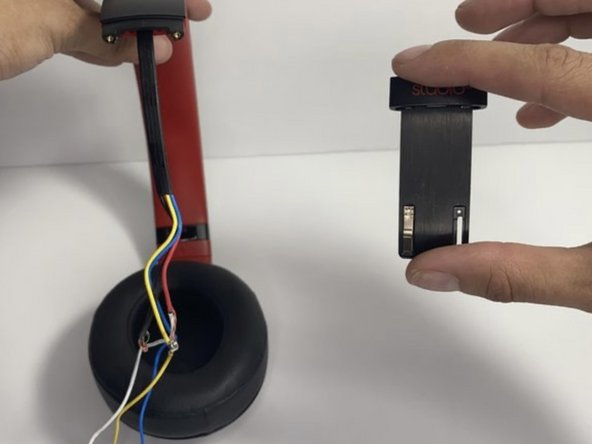 Beats Studio3 Wireless Hinge Replacement: crwdns2935265:017crwdnd2935265:03crwdnd2935265:03crwdne2935265:0