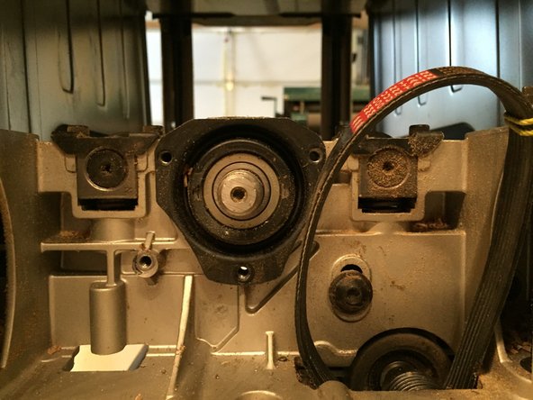 Ridgid R4300 Planer Cutting head with Byrd SHELIX Helical Cutter Head Replacement, Remove cutter assembly pulley: crwdns2935265:07crwdnd2935265:03crwdnd2935265:03crwdne2935265:0