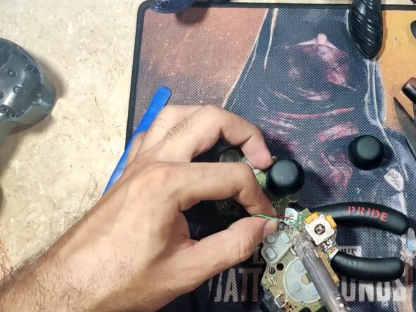 Logitech Gamepad F310 Cable Replacement: crwdns2935265:05crwdnd2935265:02crwdnd2935265:03crwdne2935265:0