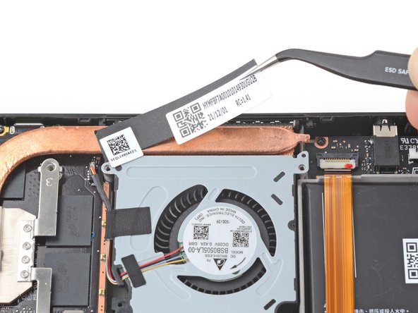 Steam Deck Front Shell Replacement, Remove the heatsink sticker: crwdns2935265:048crwdnd2935265:03crwdnd2935265:03crwdne2935265:0