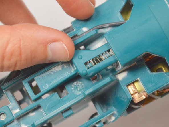 Makita GA4030K Switch Replacement: crwdns2935265:04crwdnd2935265:02crwdnd2935265:03crwdne2935265:0