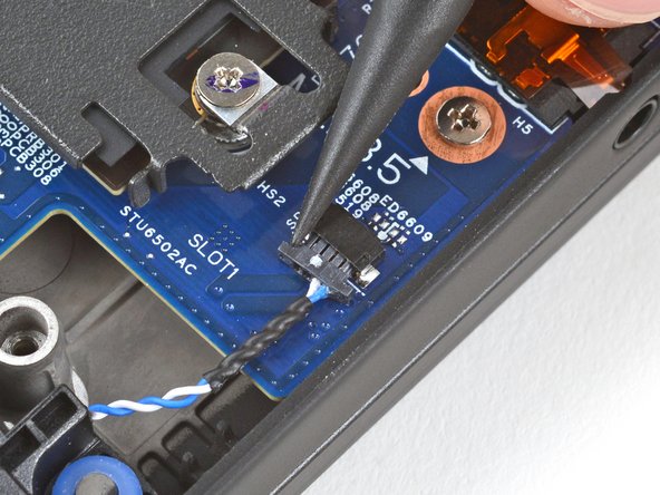 Lenovo ThinkPad P1 Gen 7 Left Speaker Replacement, Remove the speaker: crwdns2935265:012crwdnd2935265:02crwdnd2935265:03crwdne2935265:0