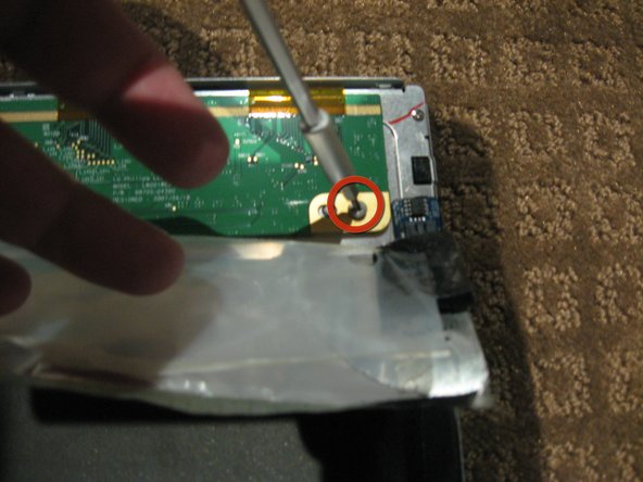 Removing CCFL from iMac 20in LCD CCFL assembly: crwdns2935265:018crwdnd2935265:02crwdnd2935265:02crwdne2935265:0